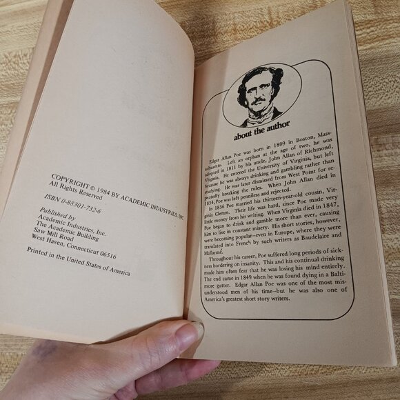 Best of Edgar Allan Poe 1984 B&W Pocket Classics Comic Paperback Vintage Horror - Picture 4 of 6